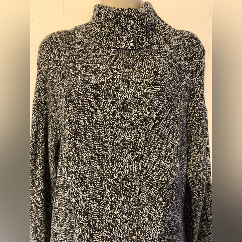 LL Bean Black/White Turtleneck Cuffed Sleeve Sweater Size M 100% cotton - Picture 4 of 7